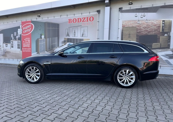 Jaguar XF cena 55900 przebieg: 215000, rok produkcji 2013 z Lubań małe 56